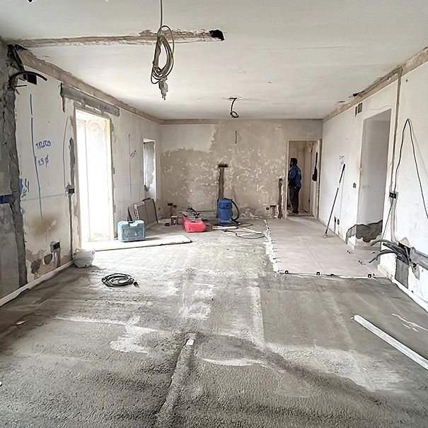 Rohbau auf Mallorca. Sanierung einer Wohnung.