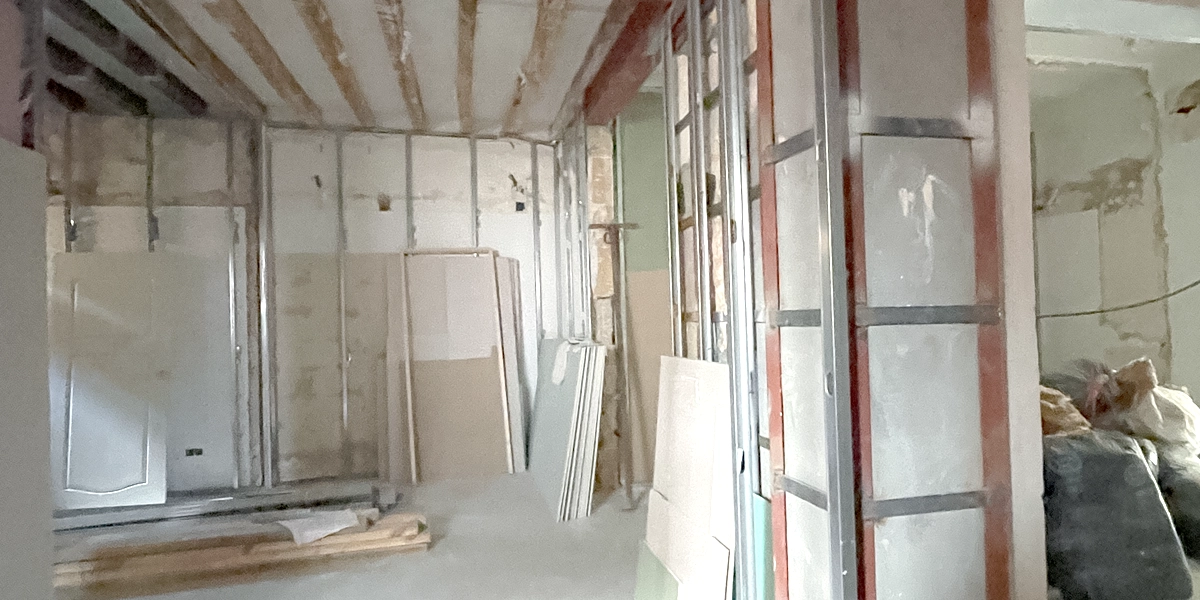 Statik und Deckenkonstruktion, Stahlträger einer Decke auf Mallorca