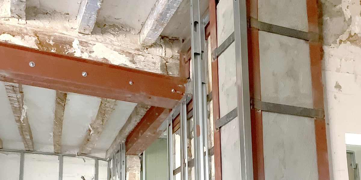 Statik und Deckenkonstruktion, Stahlträger einer Decke auf Mallorca