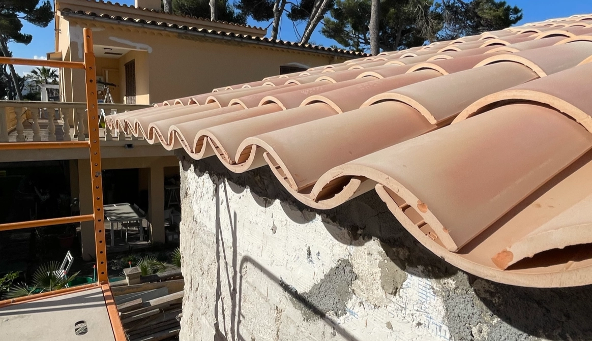 Mallorquinische Ziegel, Dach decken